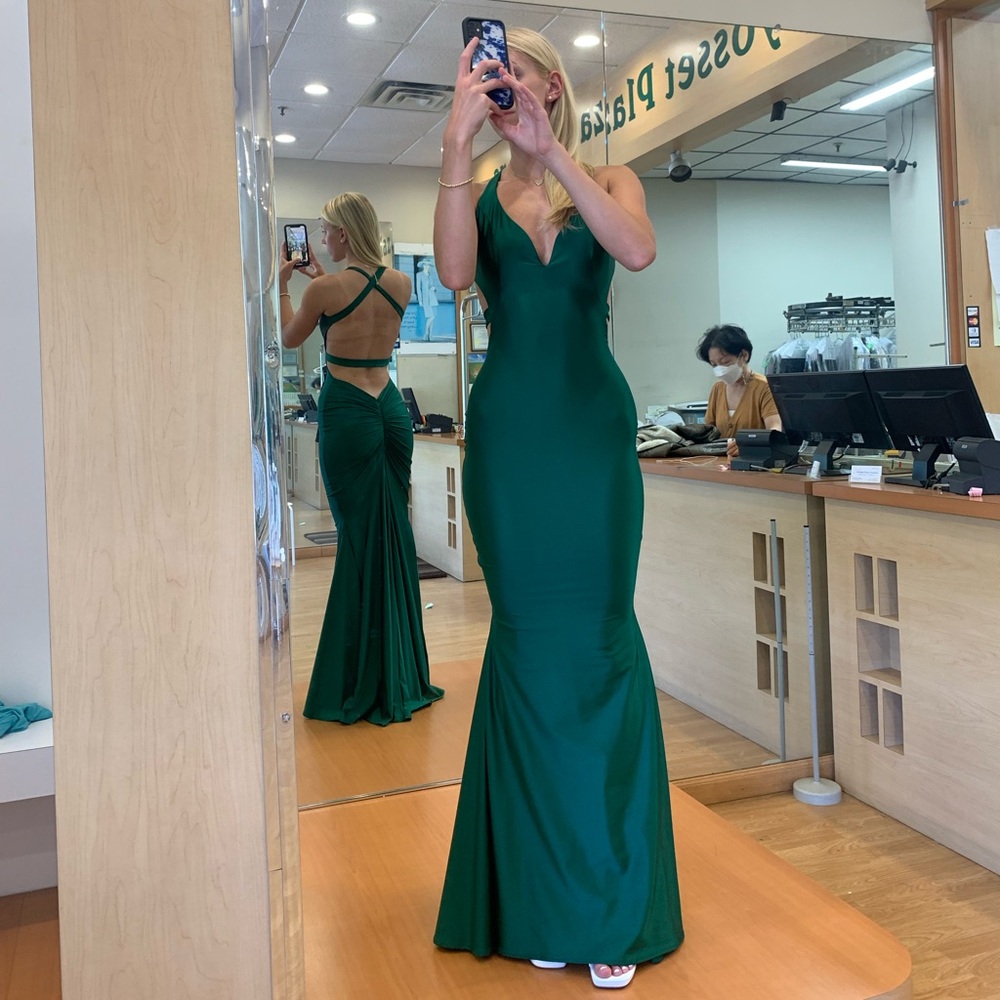 Jessica Angel prom dress